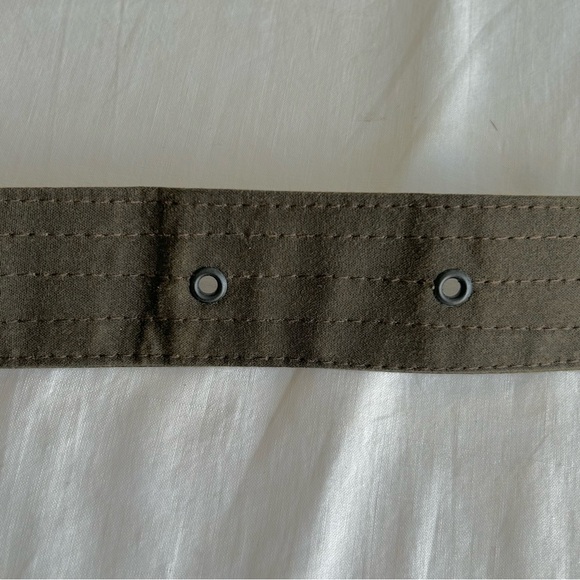 Men's Army Green Tactical Style Grommet Canvas Belt - Picture 5 of 12